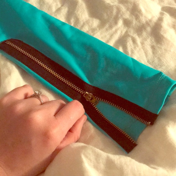 LnA Turquoise zipper leggings - Picture 4 of 6
